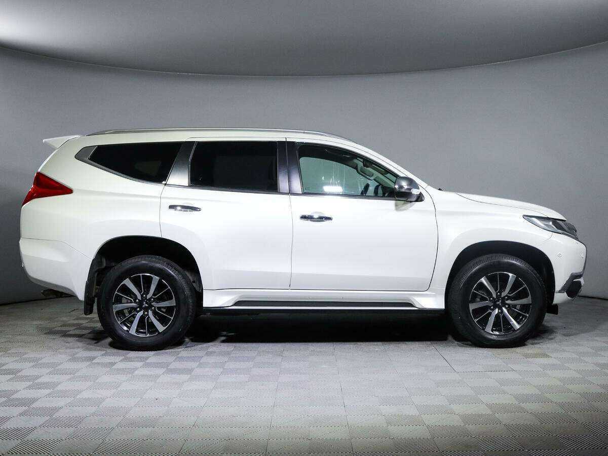 Mitsubishi Pajero Sport 2018 года с пробегом. Фото: #0