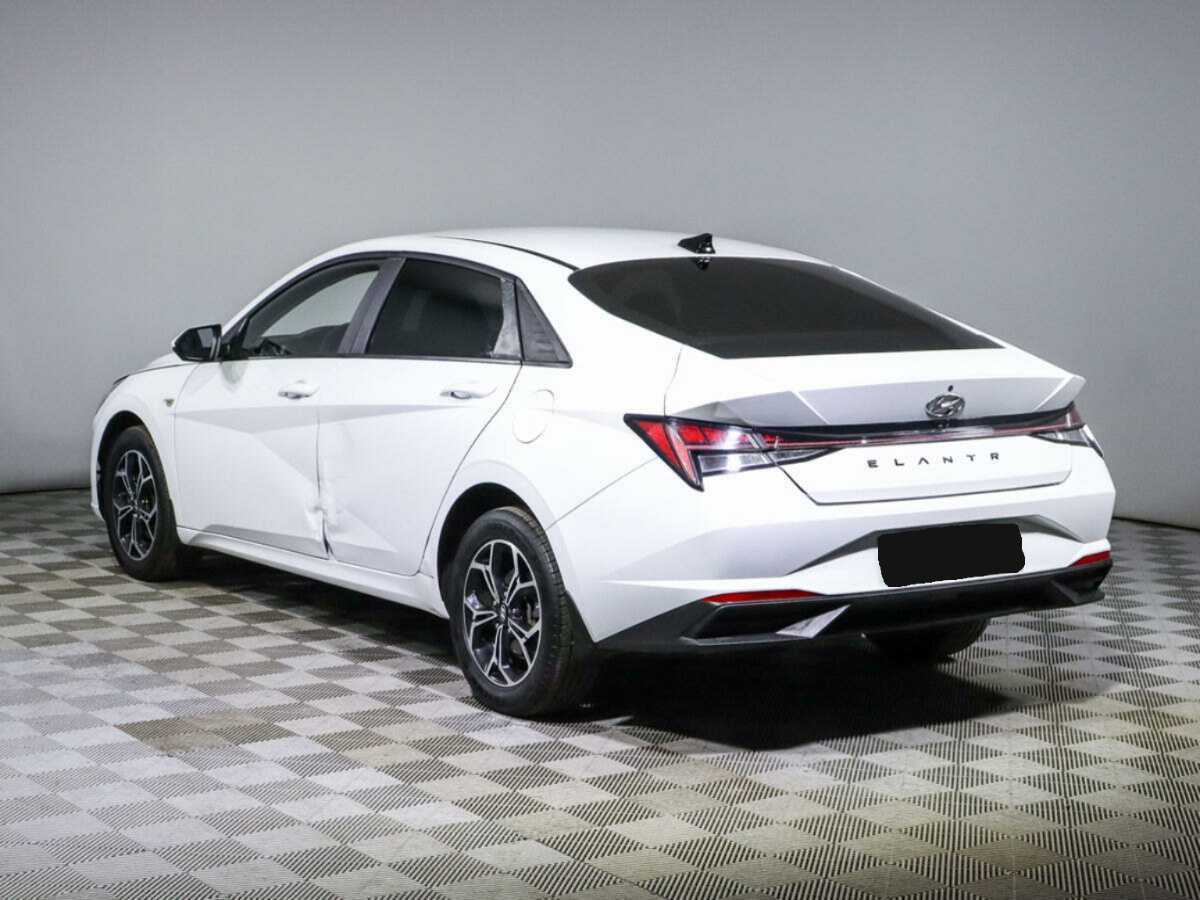 Hyundai Elantra 2021 года с пробегом. Фото: #6