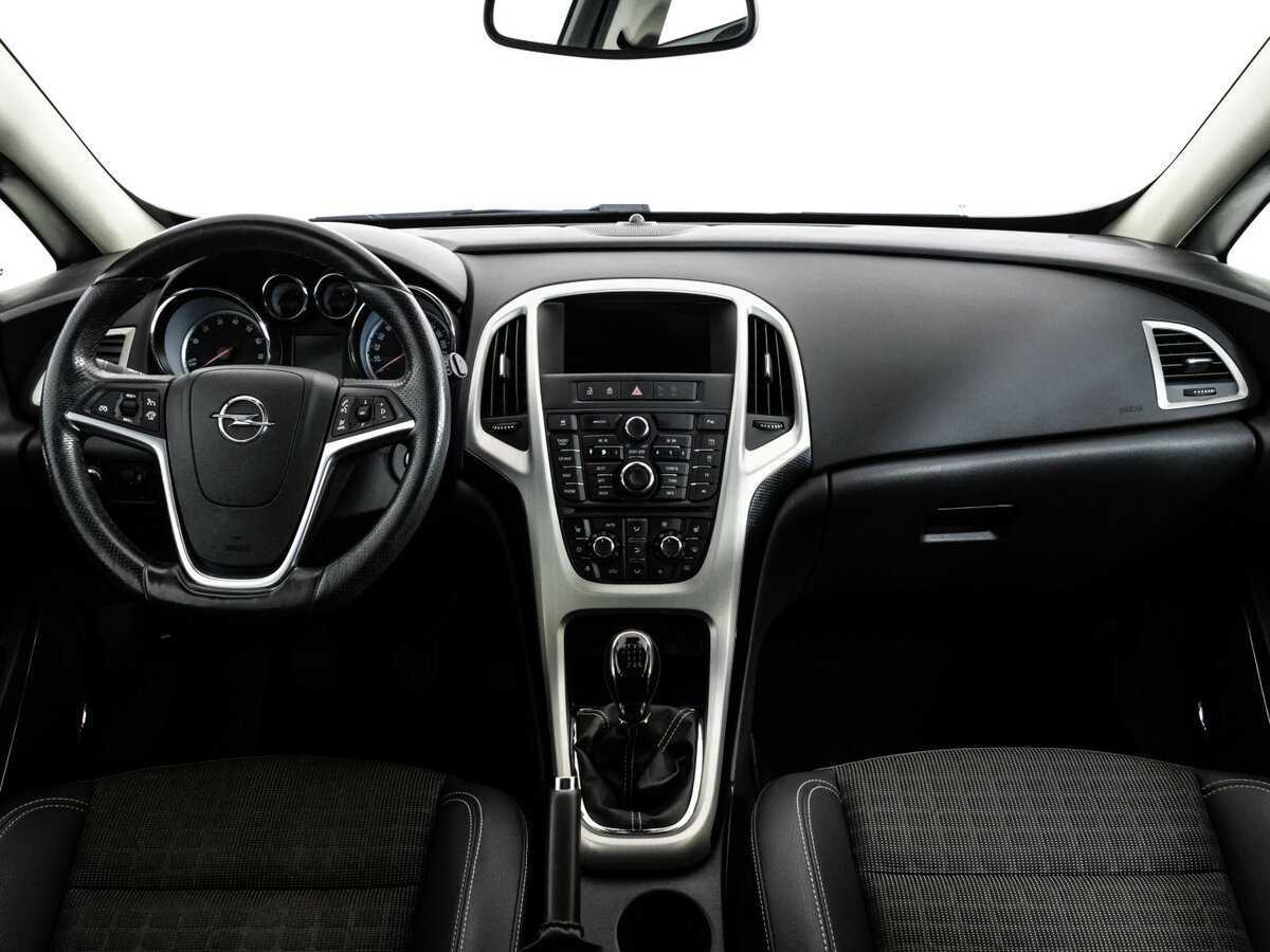 Opel Astra 2012 года с пробегом. Фото: #7