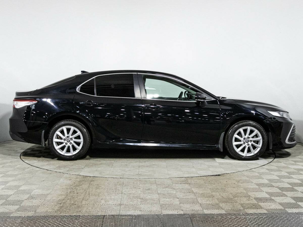Toyota Camry 2021 года с пробегом. Фото: #3