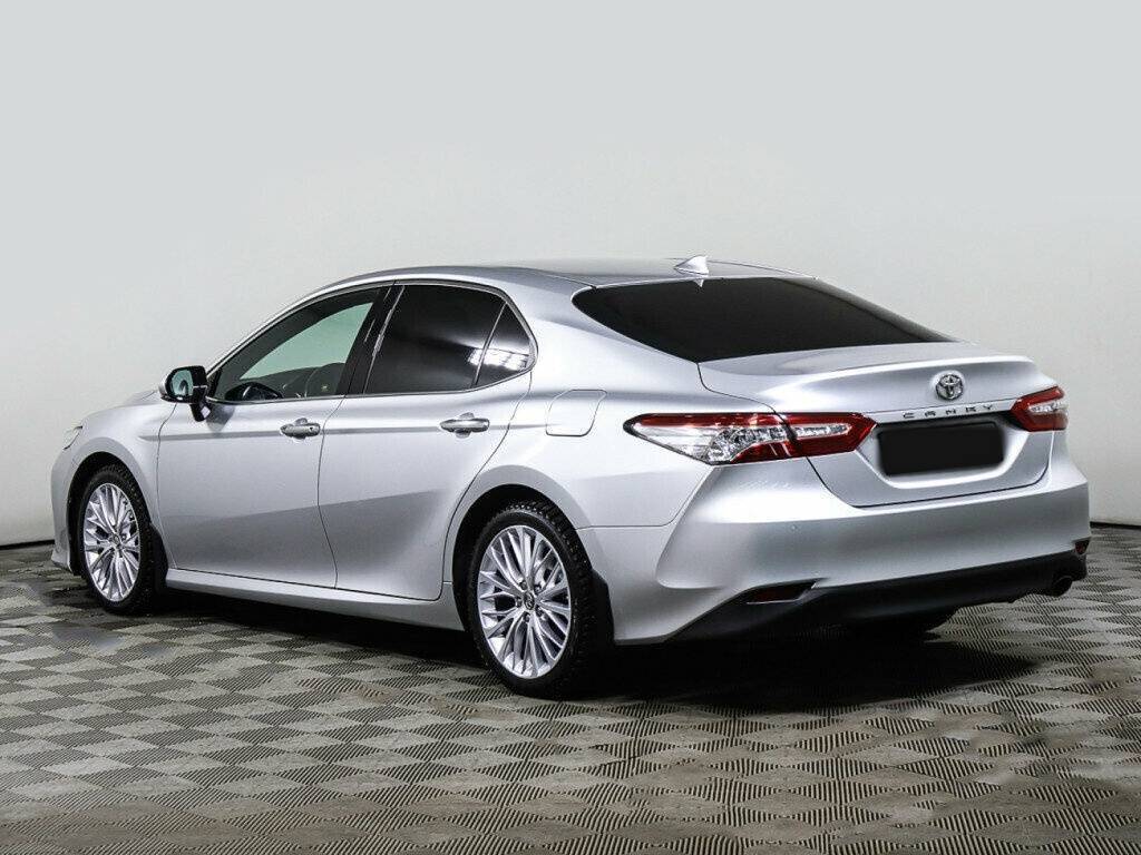 Toyota Camry 2018 года с пробегом. Фото: #5