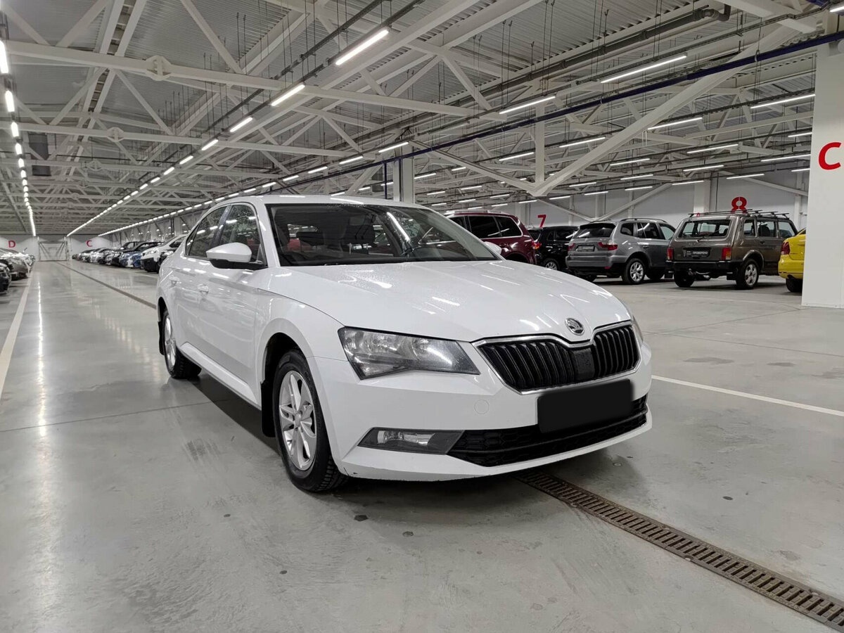 Skoda Superb 2016 года с пробегом. Фото: #2