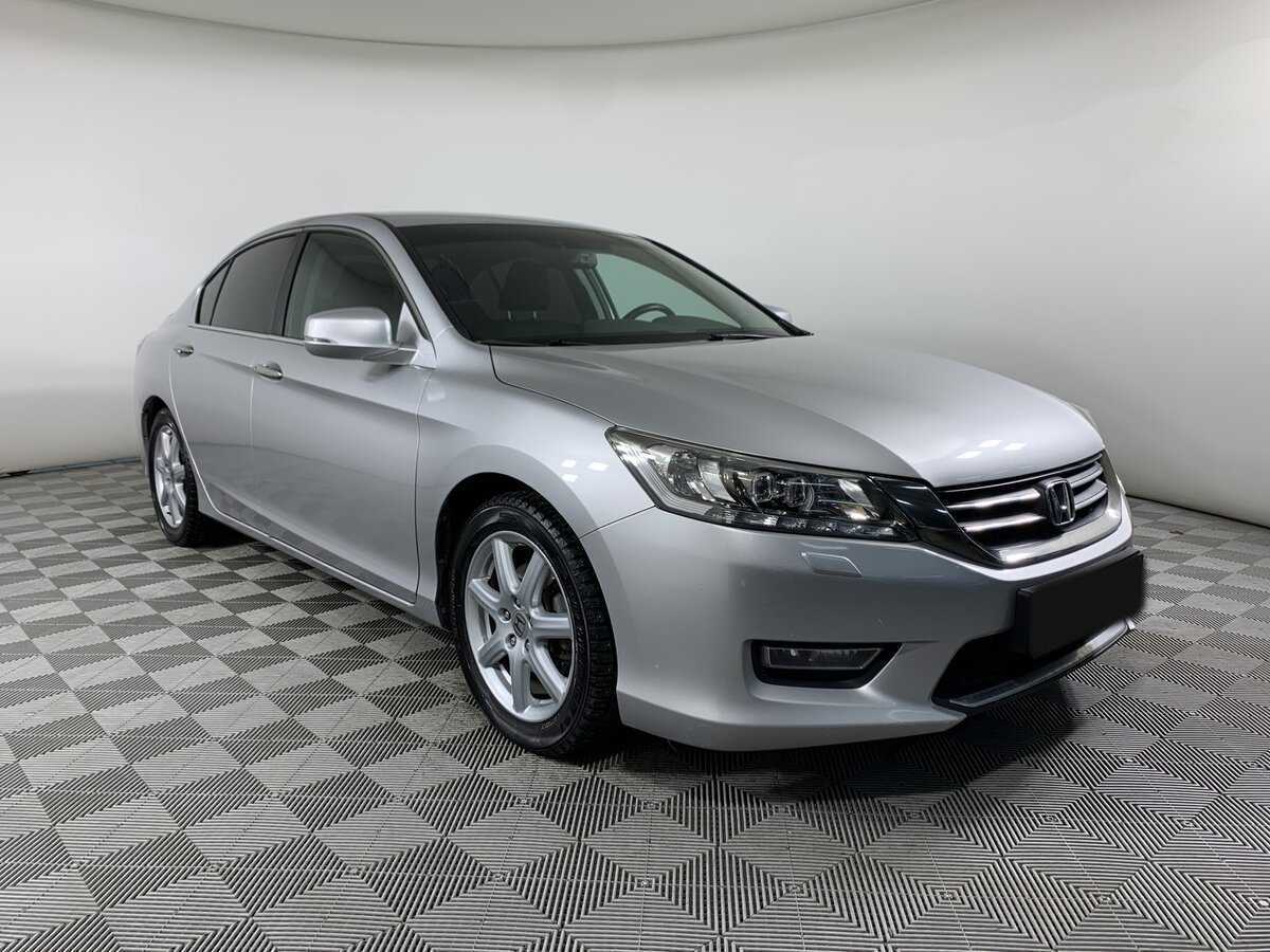 Honda Accord 2013 года с пробегом. Фото: #2