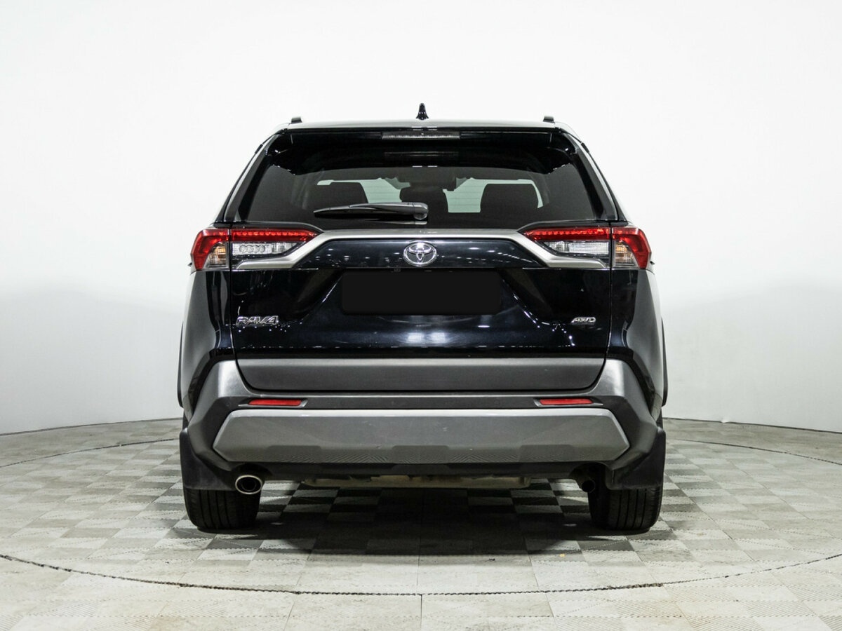 Toyota RAV4 2021 года с пробегом. Фото: #4
