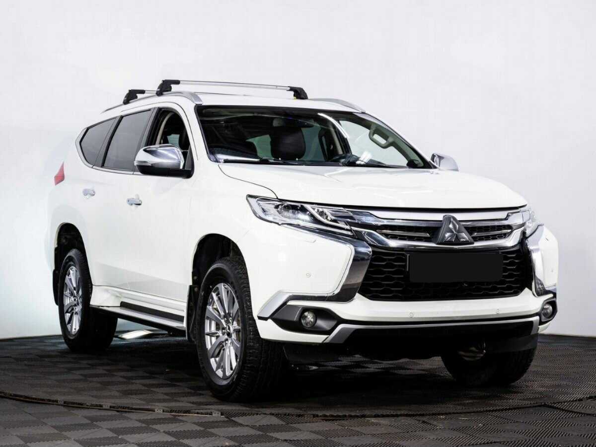 Mitsubishi Pajero Sport 2017 года с пробегом. Фото: #2