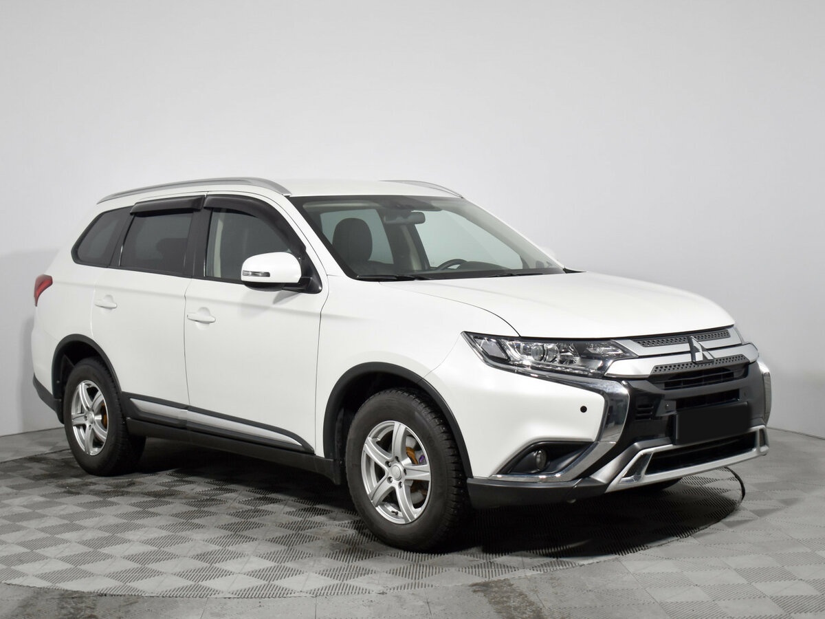 Mitsubishi Outlander 2019 года с пробегом. Фото: #2