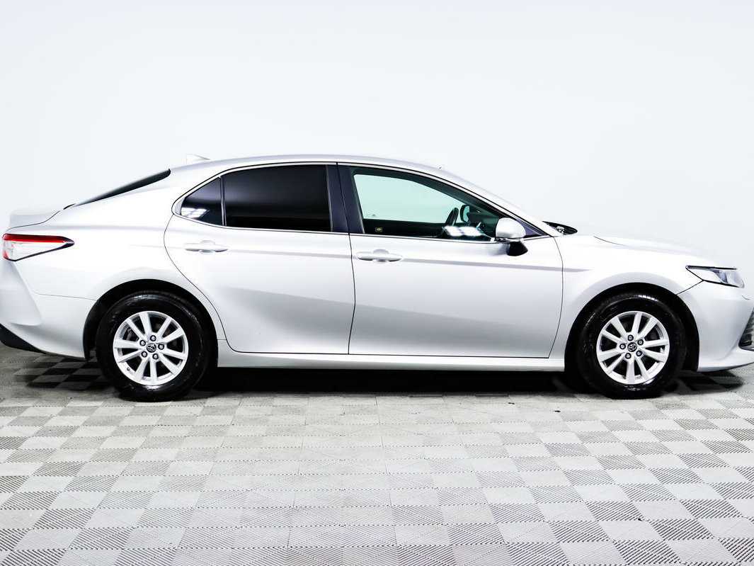 Toyota Camry 2018 года с пробегом. Фото: #3