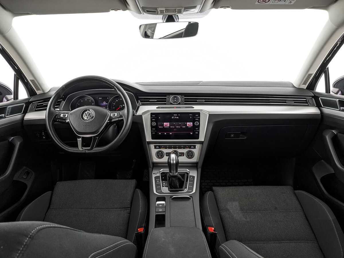 Volkswagen Passat 2018 года с пробегом. Фото: #9