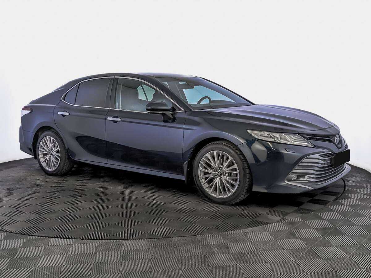Toyota Camry 2018 года с пробегом. Фото: #2