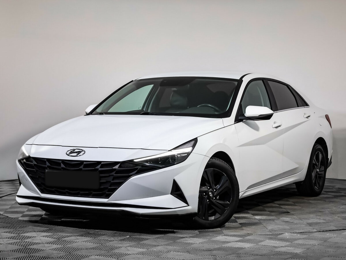 Hyundai Elantra 2021 года с пробегом. Посмотреть фото