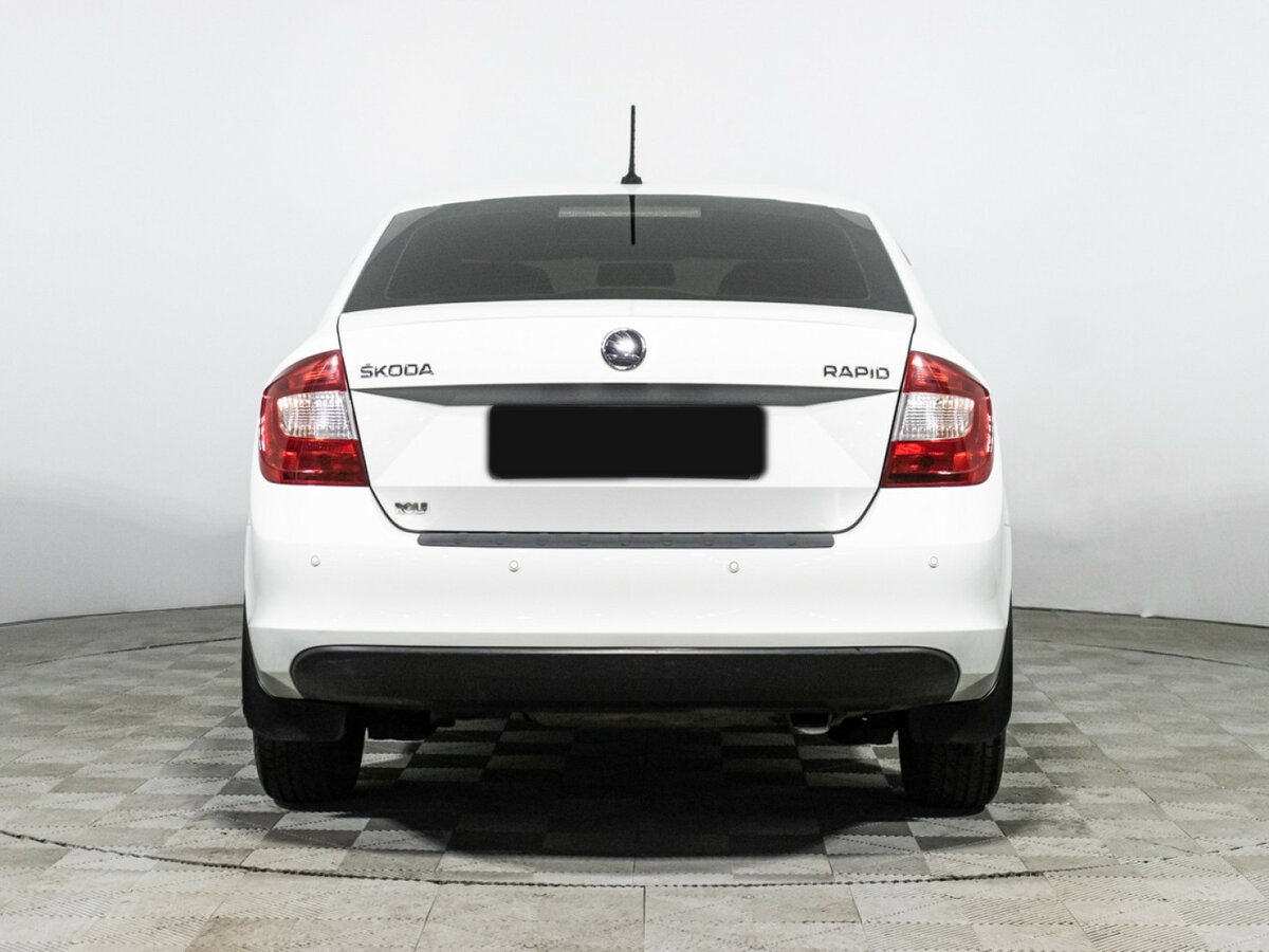 Skoda Rapid 2015 года с пробегом. Фото: #5