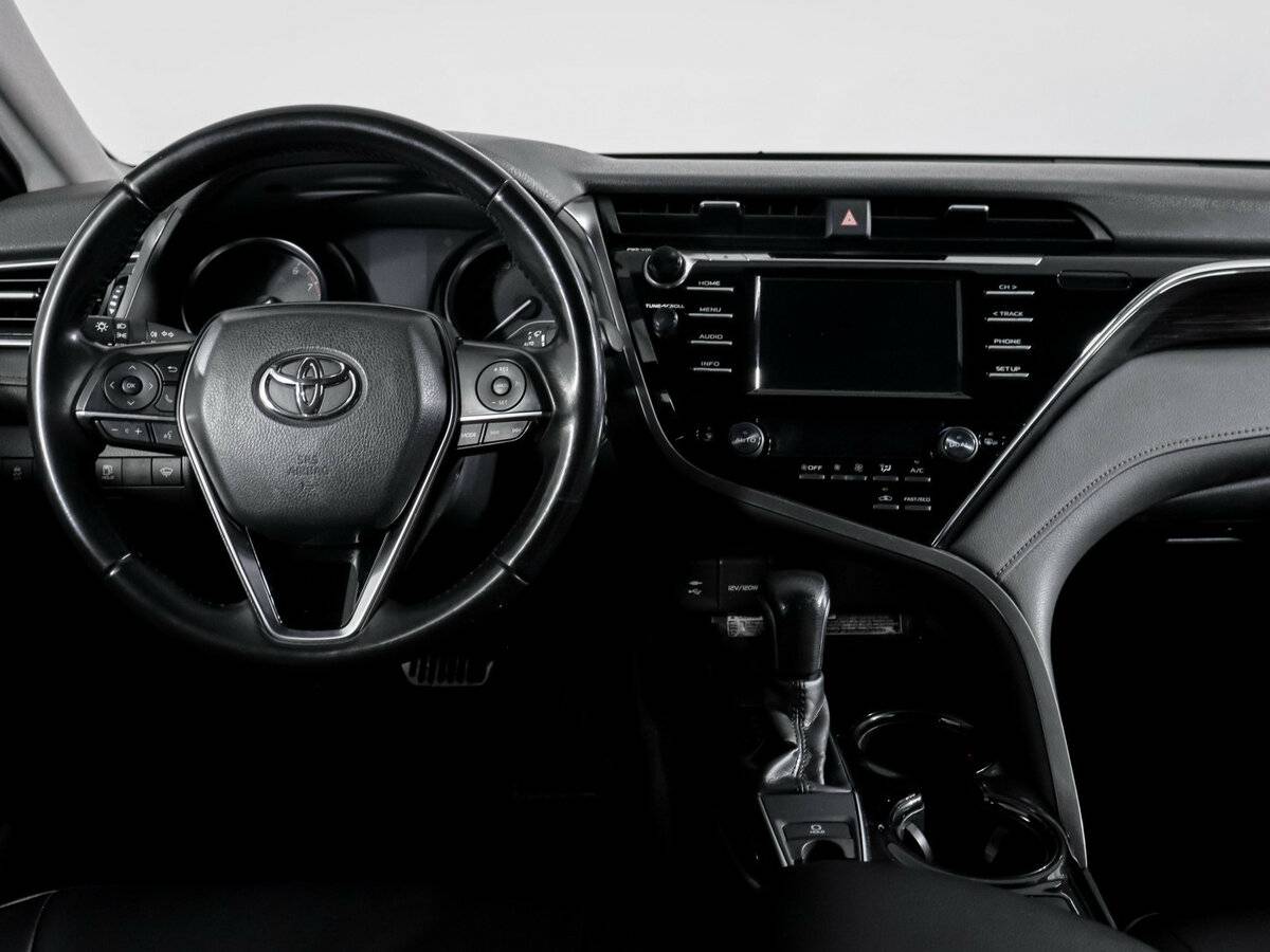 Toyota Camry 2020 года с пробегом. Фото: #9