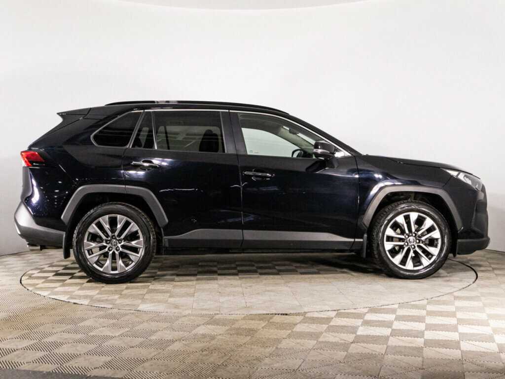 Toyota RAV4 2020 года с пробегом. Фото: #3
