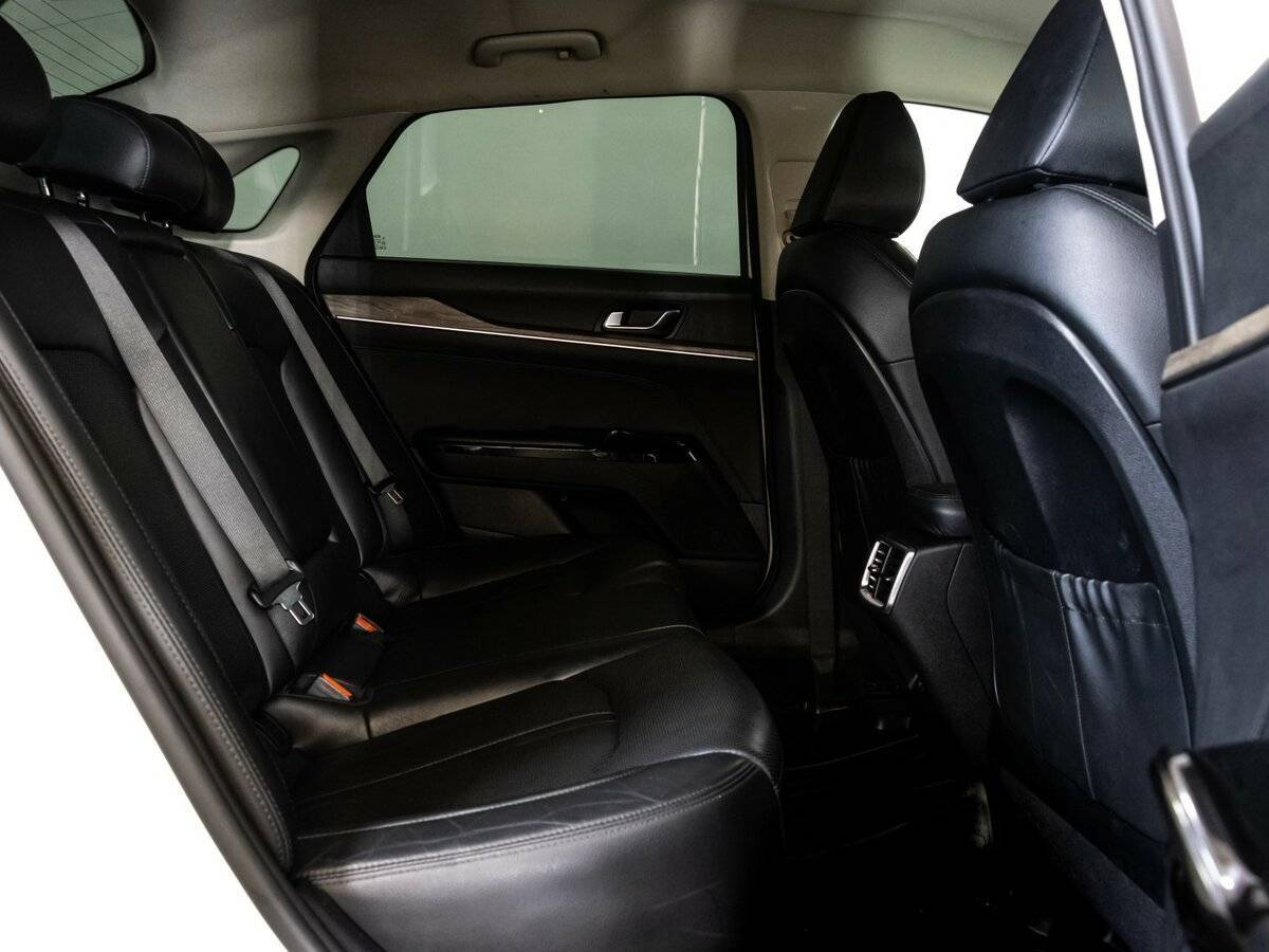 Kia K5 2021 года с пробегом. Фото: #17