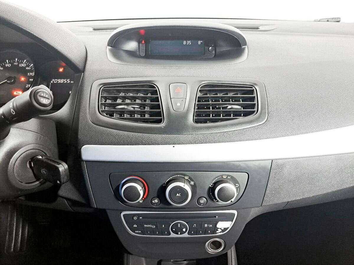 Renault Fluence 2012 года с пробегом. Фото: #12