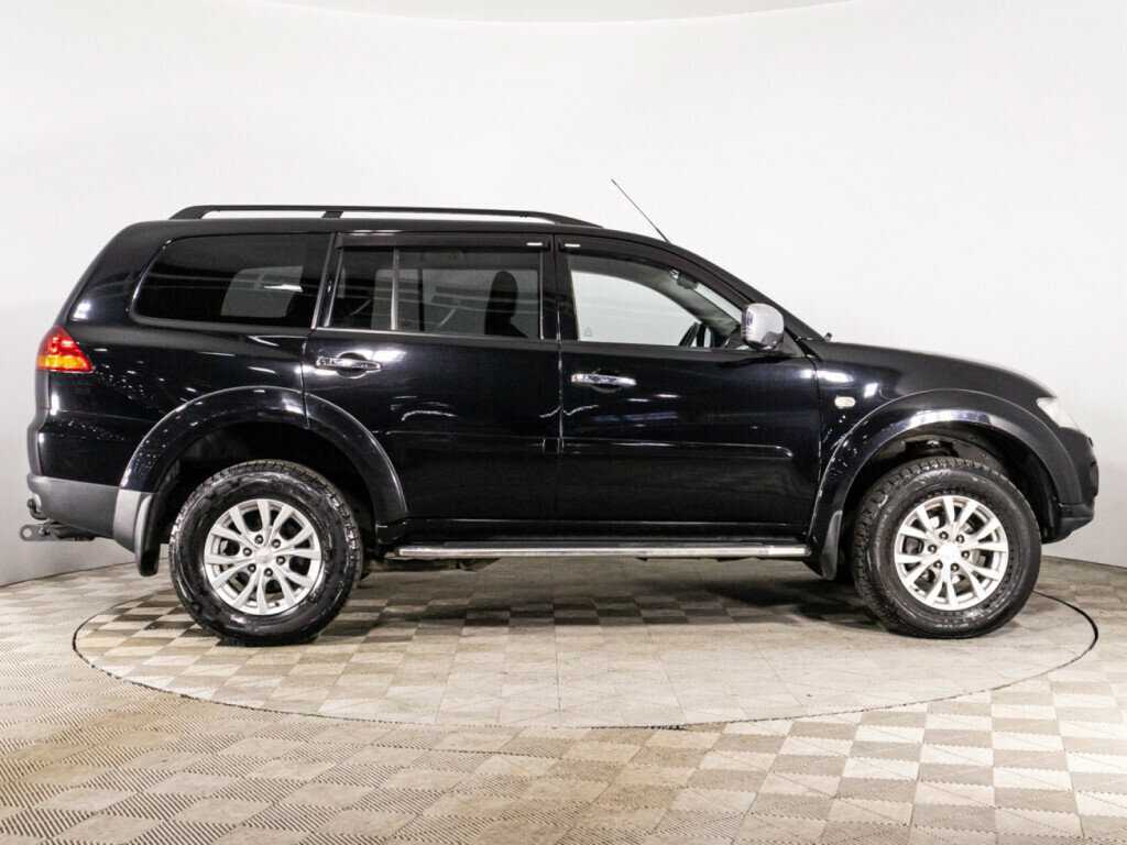 Mitsubishi Pajero Sport 2014 года с пробегом. Фото: #3