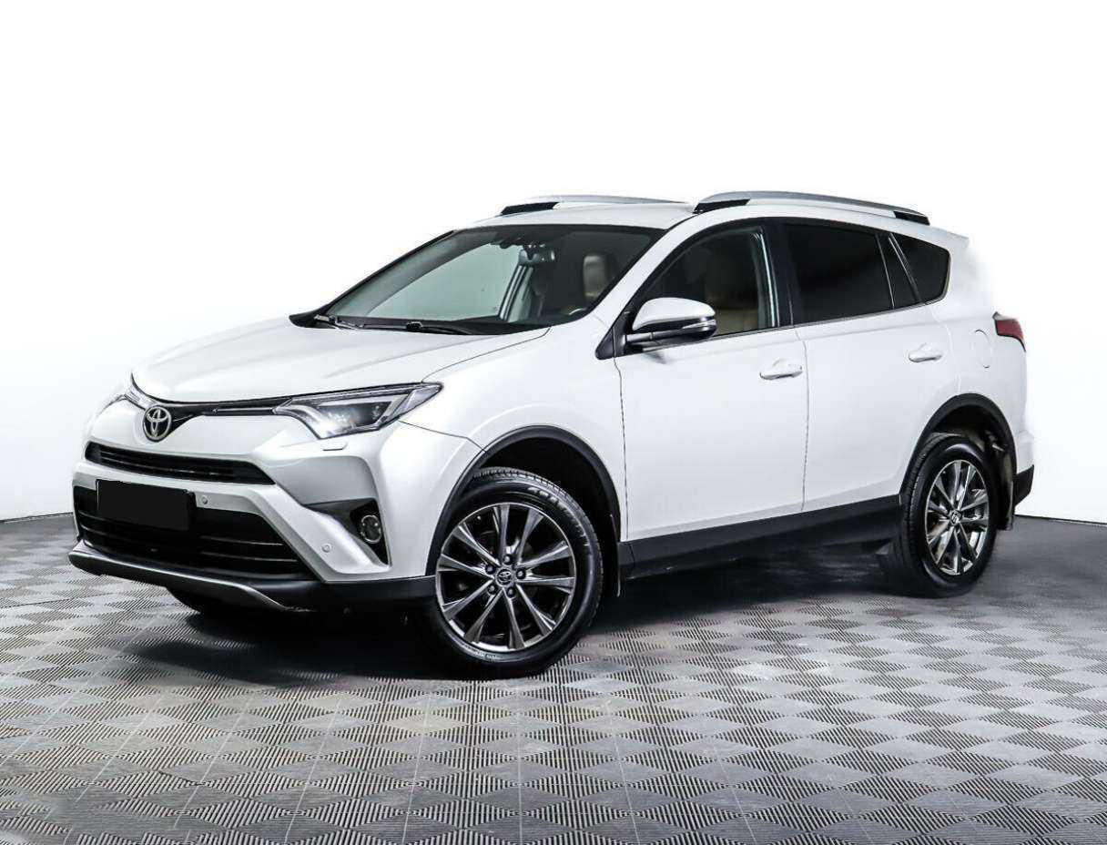 Toyota RAV4 2018 года с пробегом. Посмотреть фото