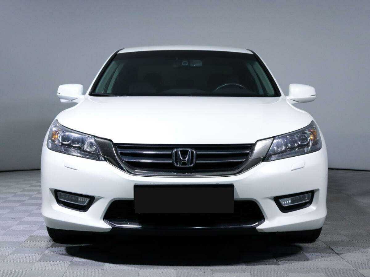 Honda Accord 2013 года с пробегом. Фото: #1