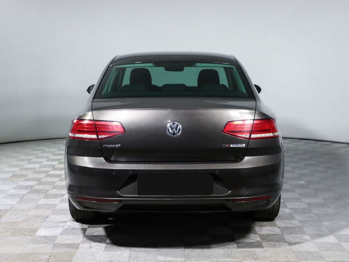 Volkswagen Passat 2016 года с пробегом. Фото: #4