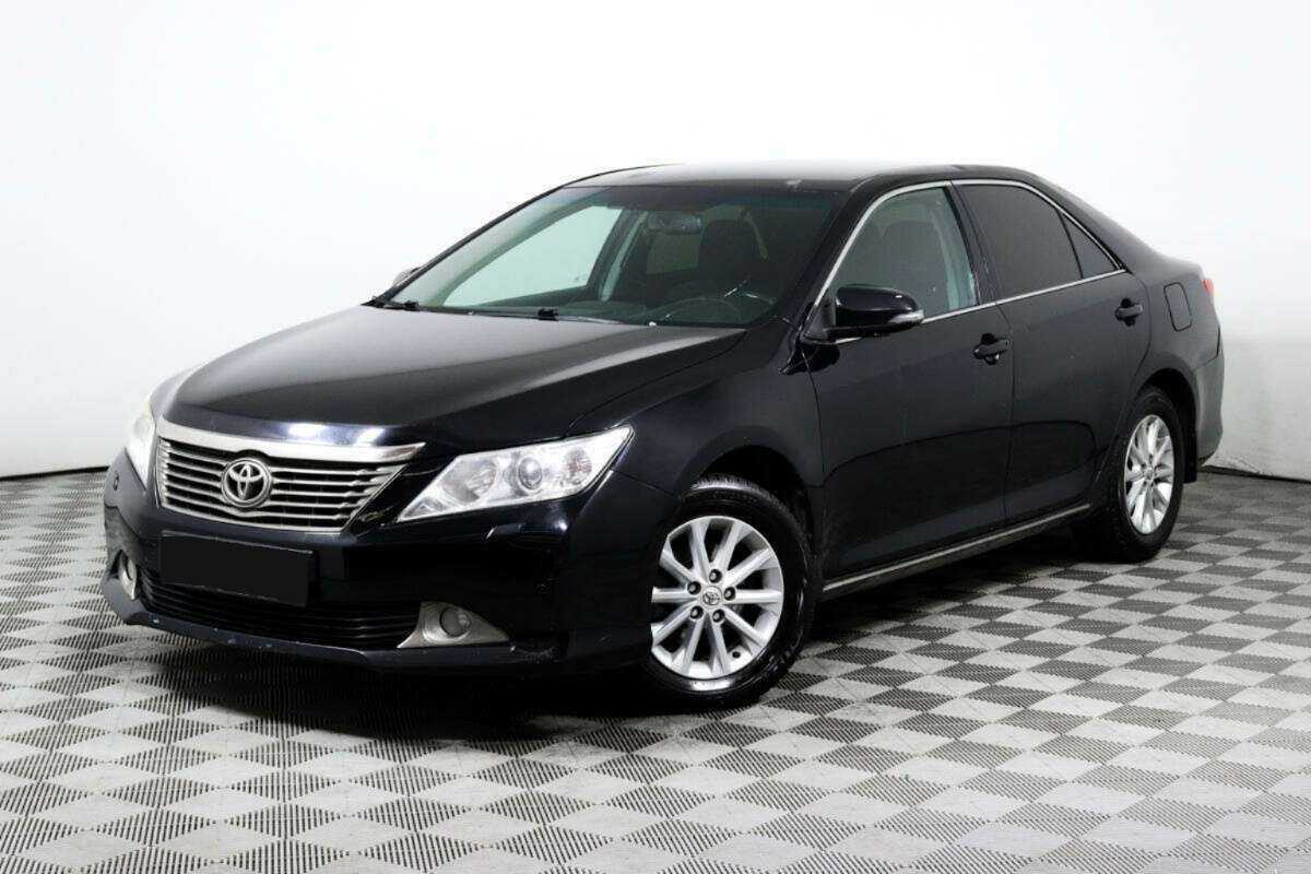 Toyota Camry 2012 года с пробегом. Посмотреть фото