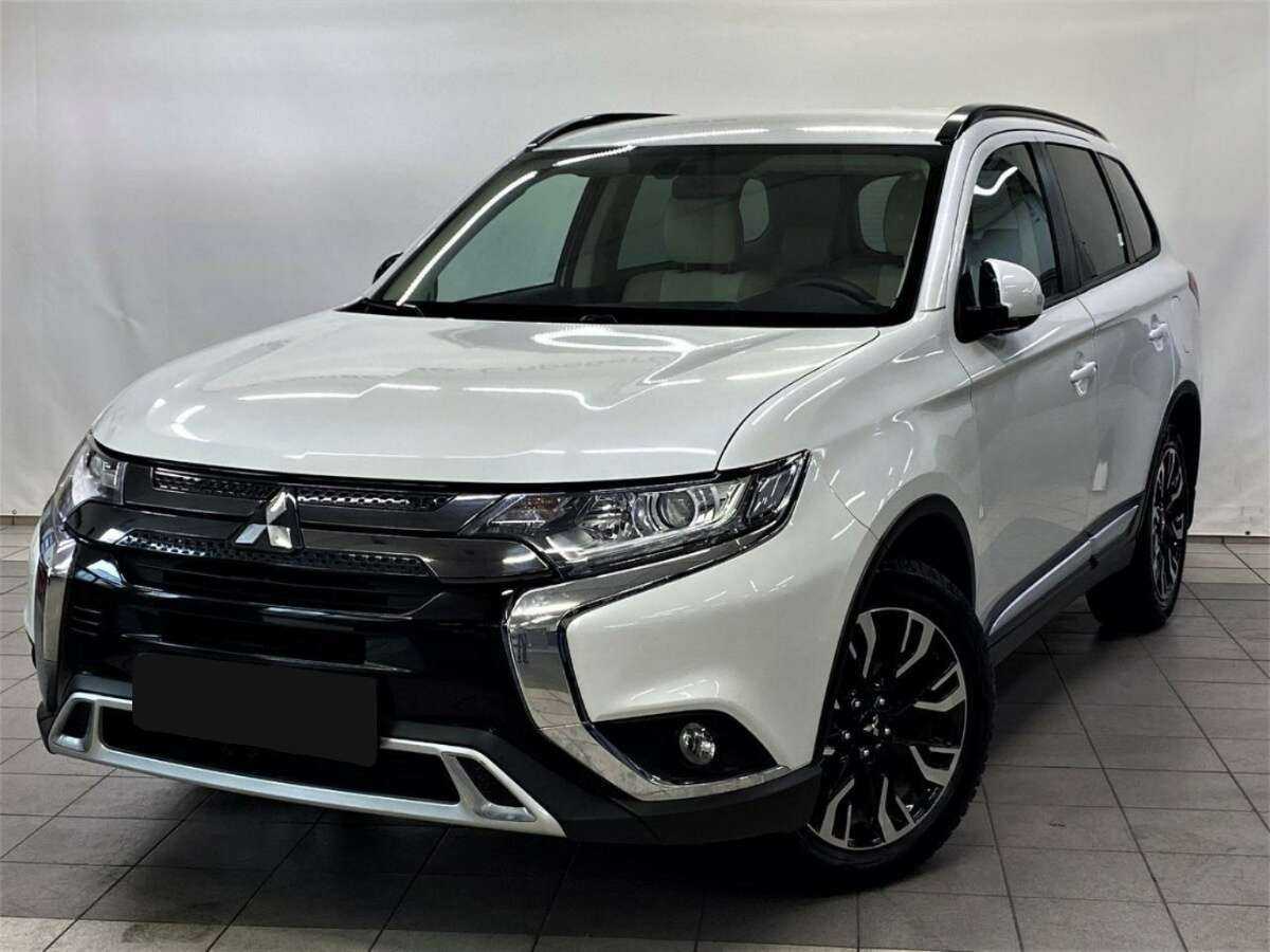 Mitsubishi Outlander 2021 года с пробегом. Посмотреть фото