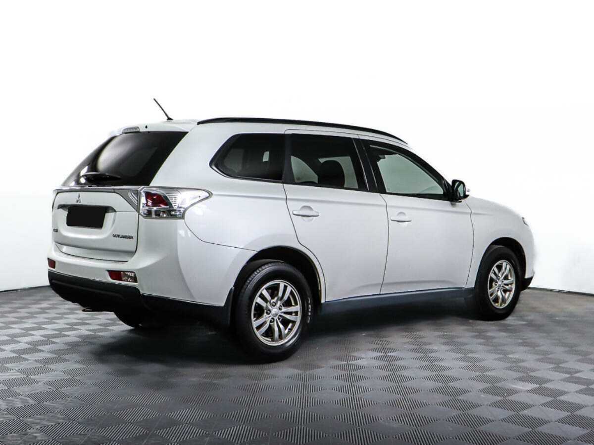 Mitsubishi Outlander 2013 года с пробегом. Фото: #3