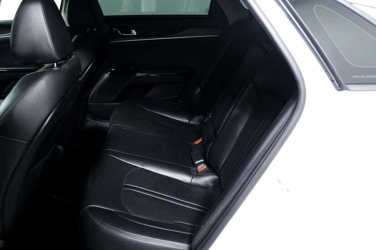 Kia K5 2021 года с пробегом. Фото: #11