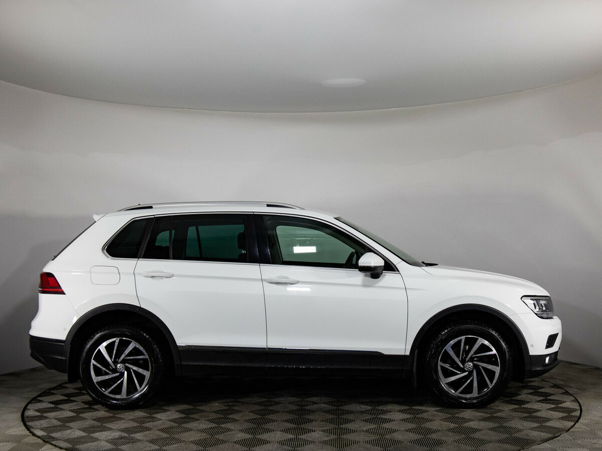 Volkswagen Tiguan 2018 года с пробегом. Фото: #3
