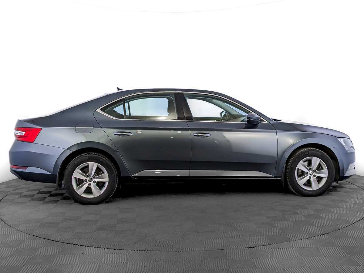 Skoda Superb 2018 года с пробегом. Фото: #3
