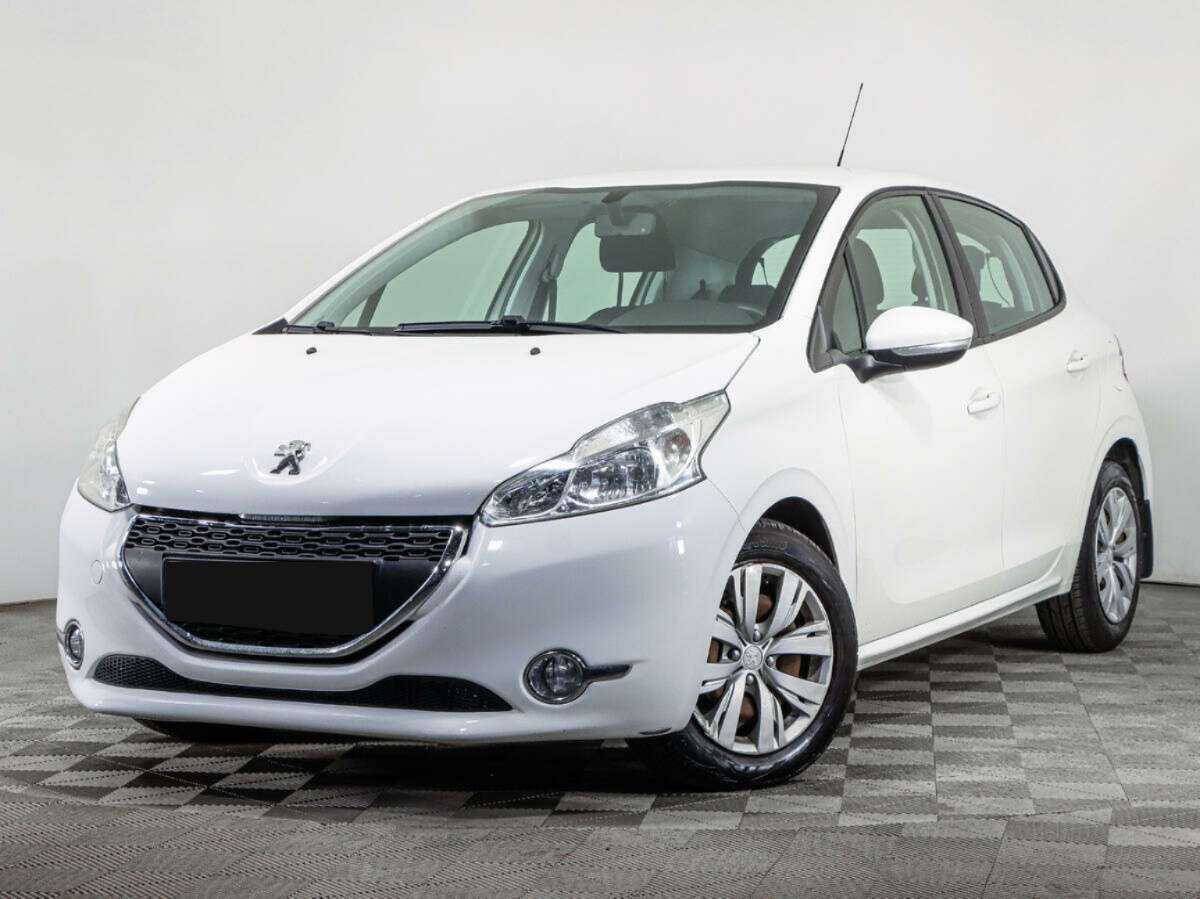 Peugeot 208 2013 года с пробегом. Посмотреть фото
