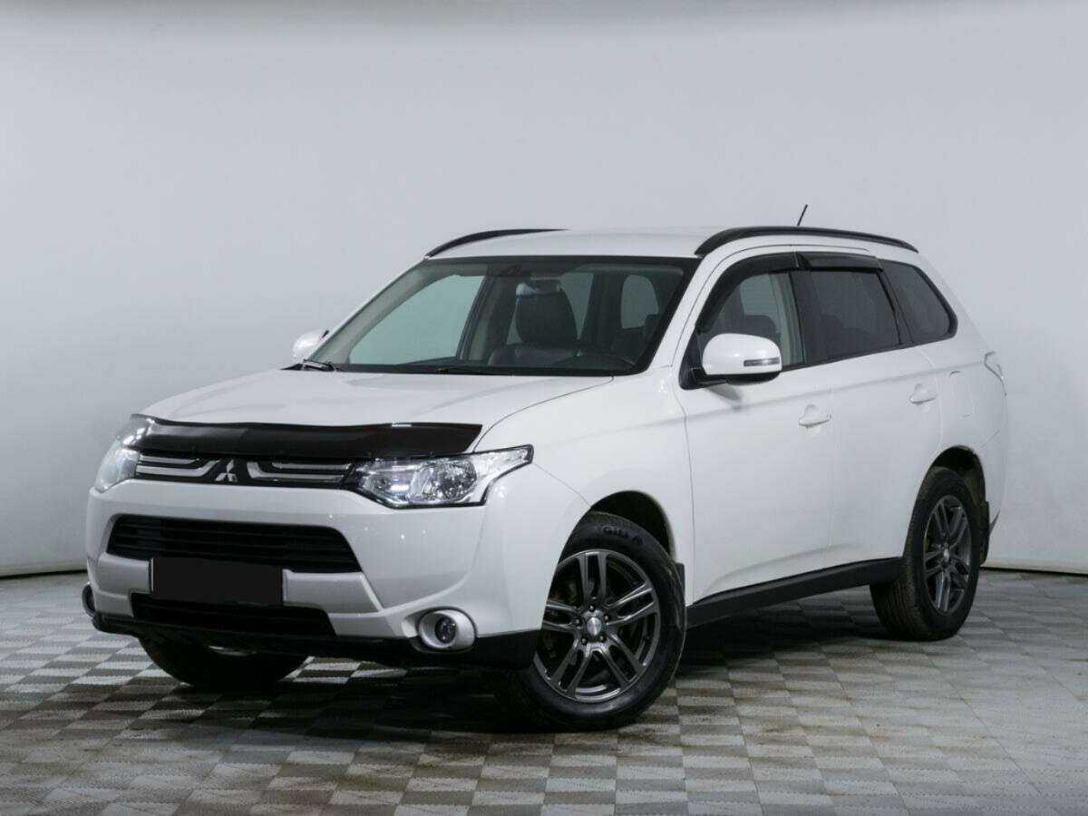 Mitsubishi Outlander 2012 года с пробегом. Посмотреть фото