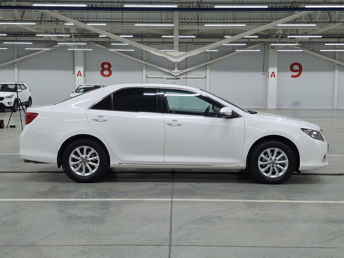 Toyota Camry 2013 года с пробегом. Фото: #3