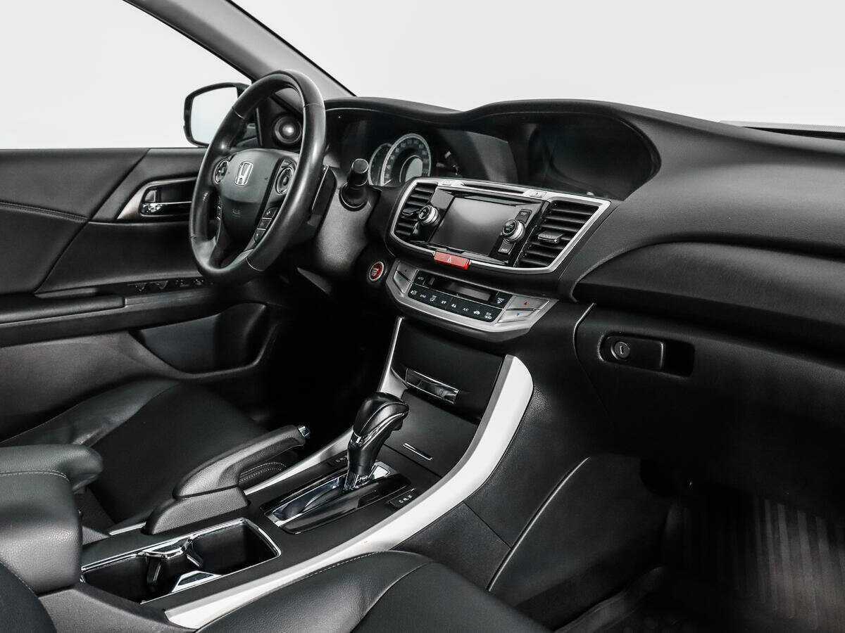 Honda Accord 2013 года с пробегом. Фото: #10
