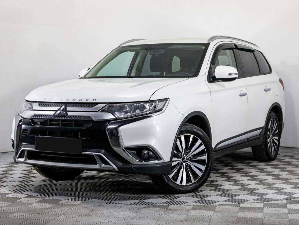 Mitsubishi Outlander 2018 года с пробегом. Посмотреть фото