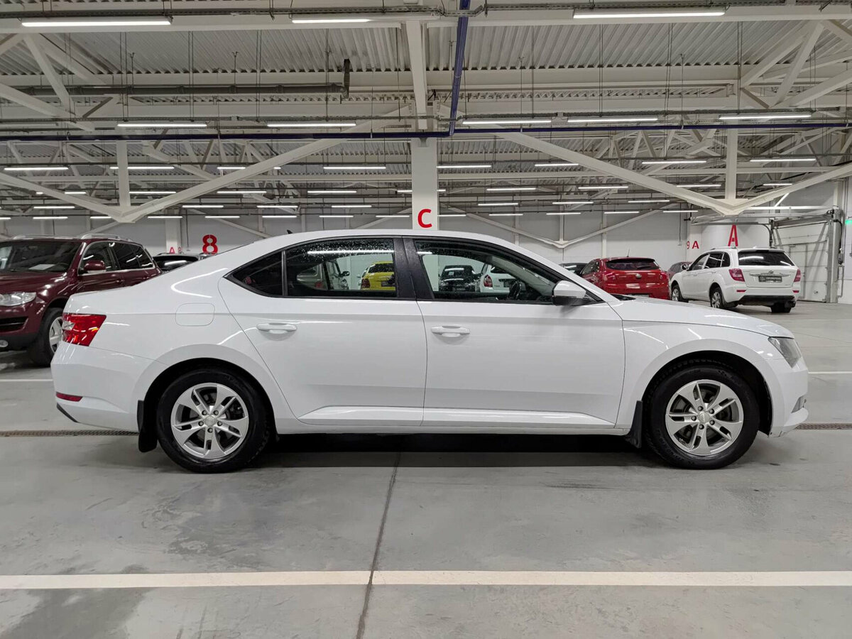 Skoda Superb 2016 года с пробегом. Фото: #3