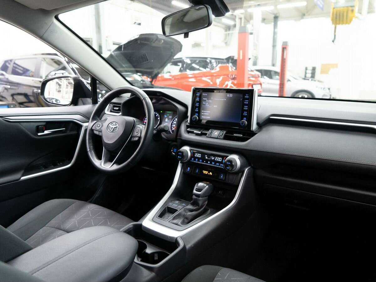Toyota RAV4 2019 года с пробегом. Фото: #16