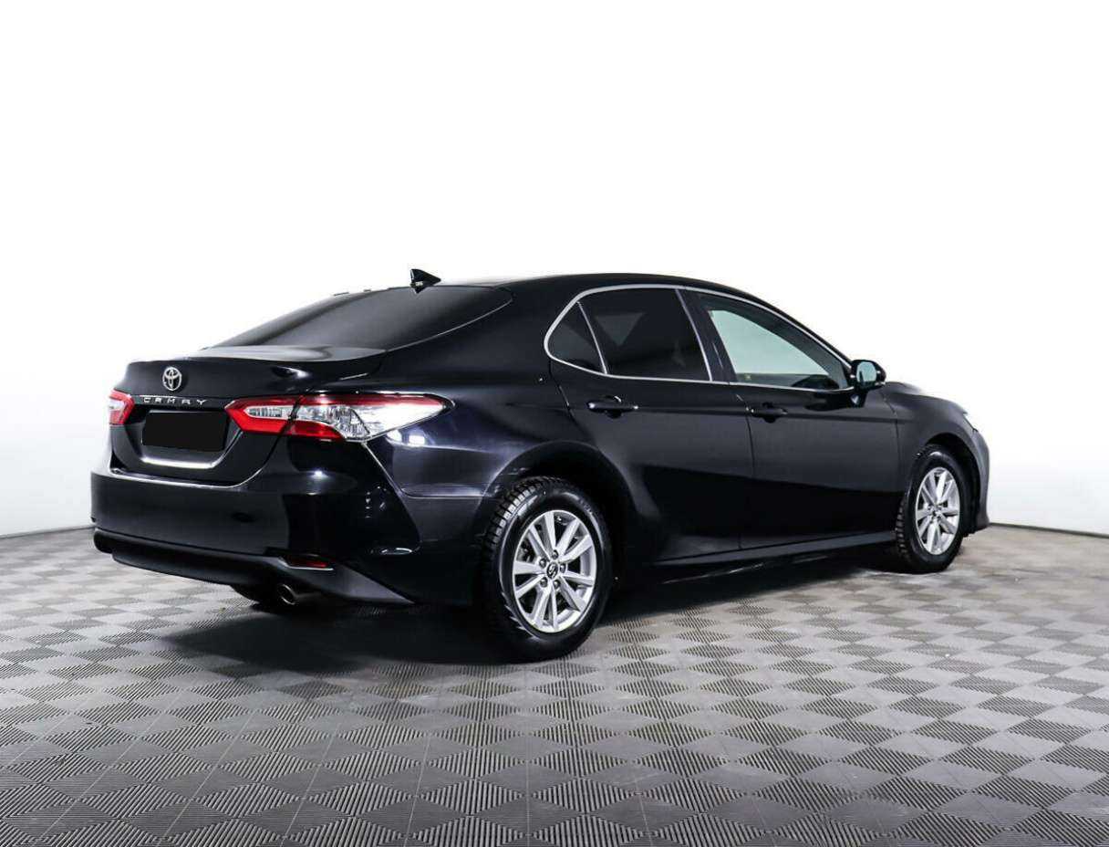 Toyota Camry 2018 года с пробегом. Фото: #4