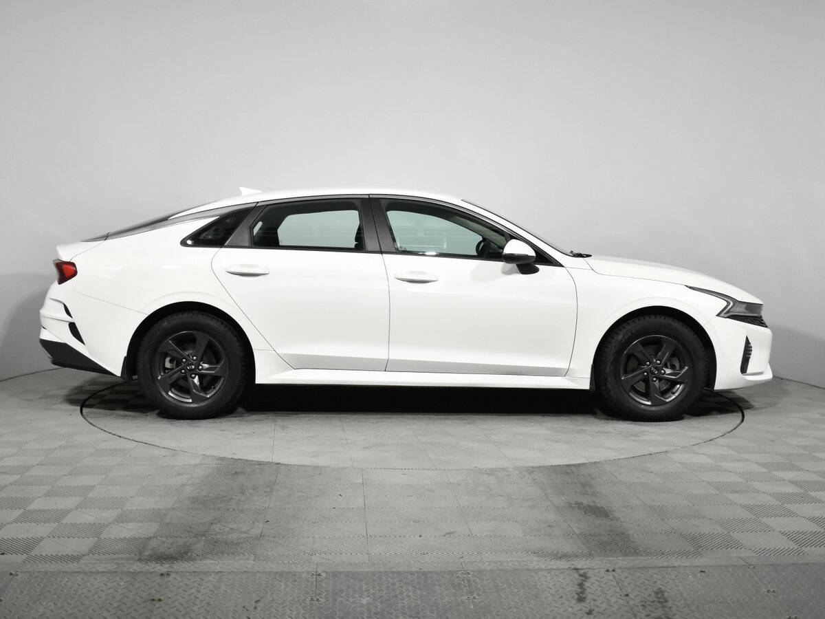 Kia K5 2021 года с пробегом. Фото: #3