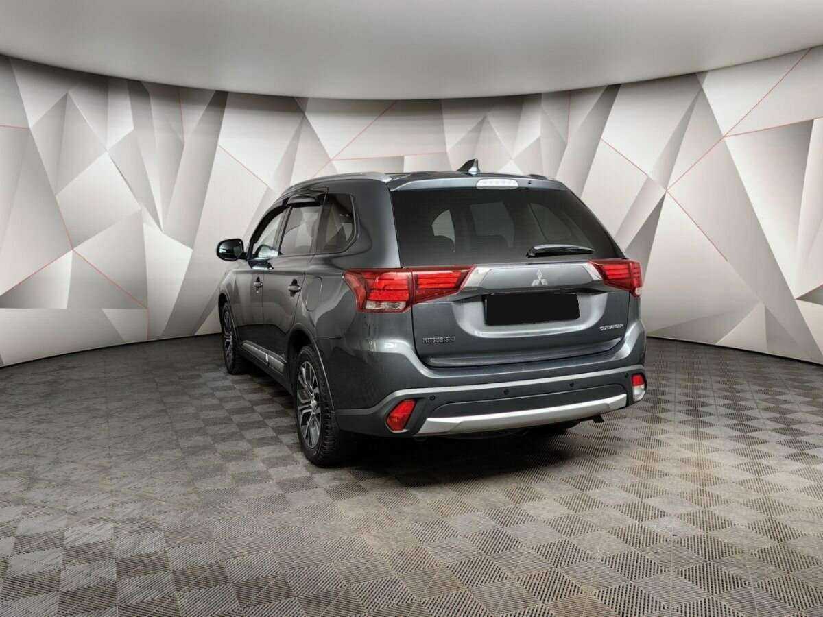 Mitsubishi Outlander 2017 года с пробегом. Фото: #3
