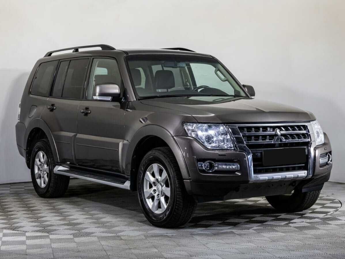 Mitsubishi Pajero 2015 года с пробегом. Фото: #2