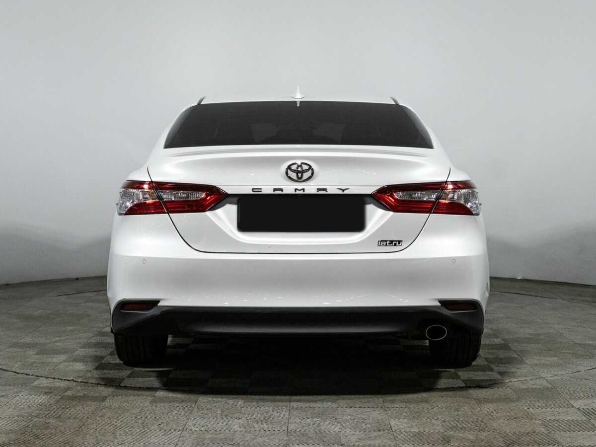 Toyota Camry 2018 года с пробегом. Фото: #4