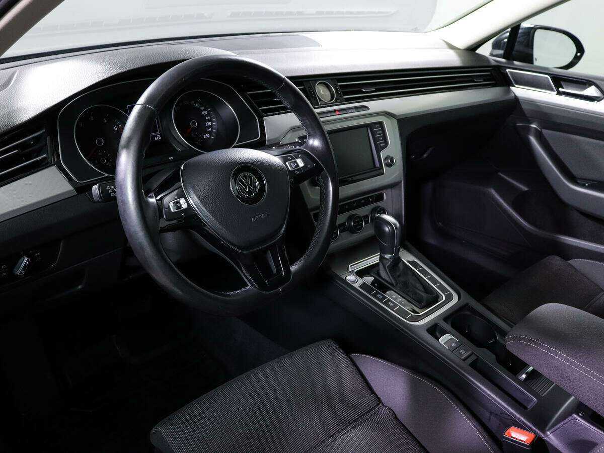 Volkswagen Passat 2015 года с пробегом. Фото: #13