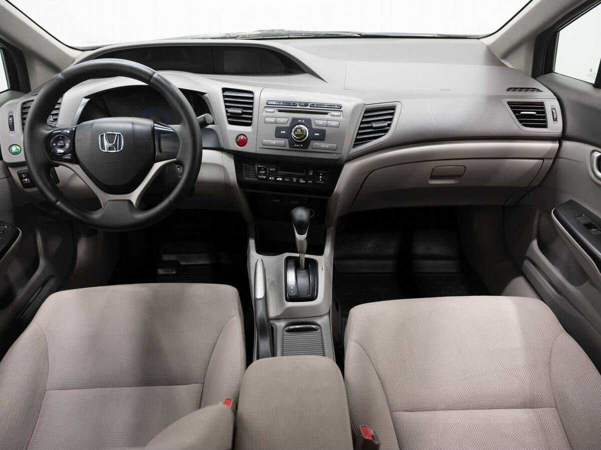 Honda Civic 2012 года с пробегом. Фото: #12