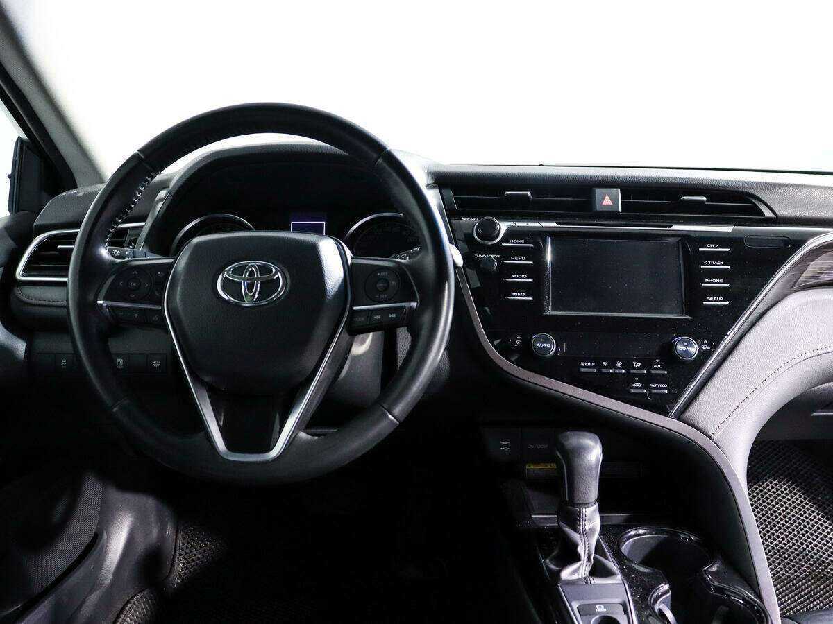 Toyota Camry 2020 года с пробегом. Фото: #11