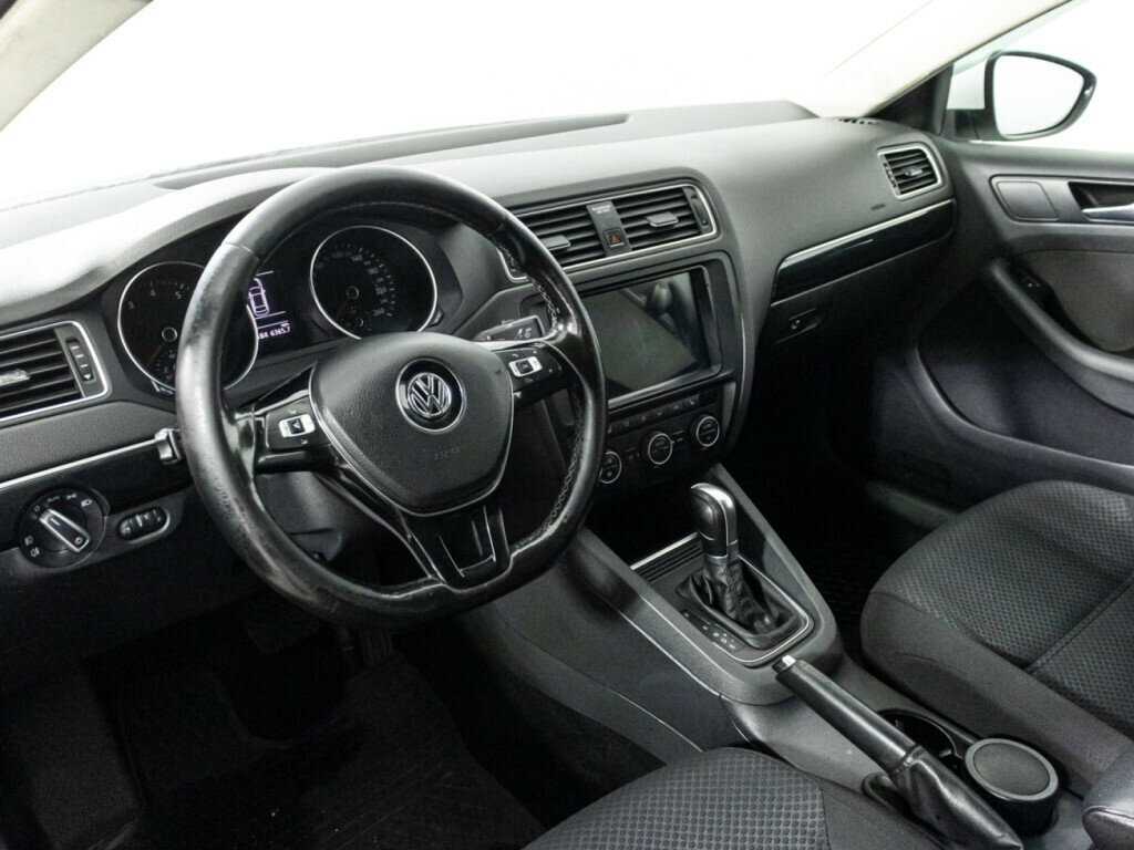 Volkswagen Jetta 2017 года с пробегом. Фото: #10