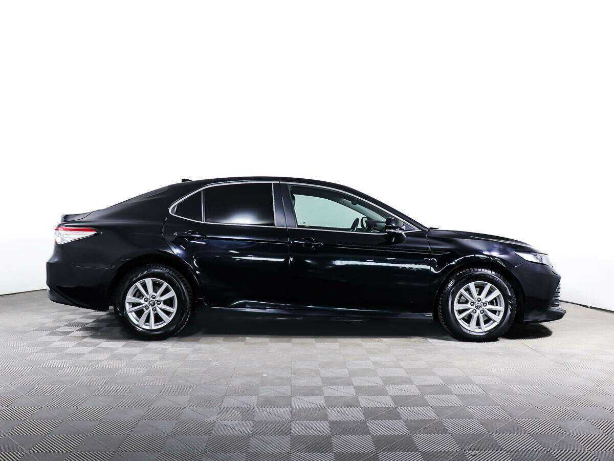 Toyota Camry 2018 года с пробегом. Фото: #3