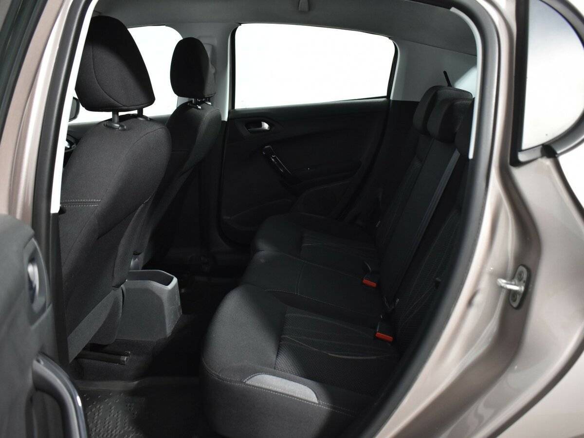 Peugeot 208 2014 года с пробегом. Фото: #11