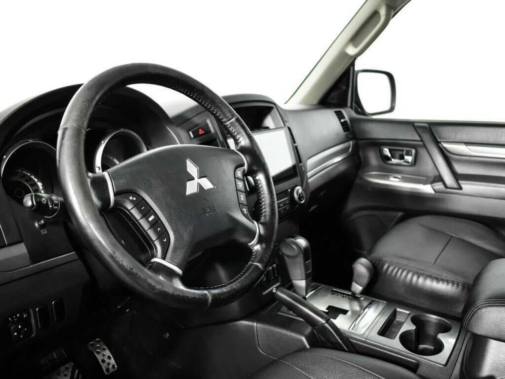 Mitsubishi Pajero 2014 года с пробегом. Фото: #12