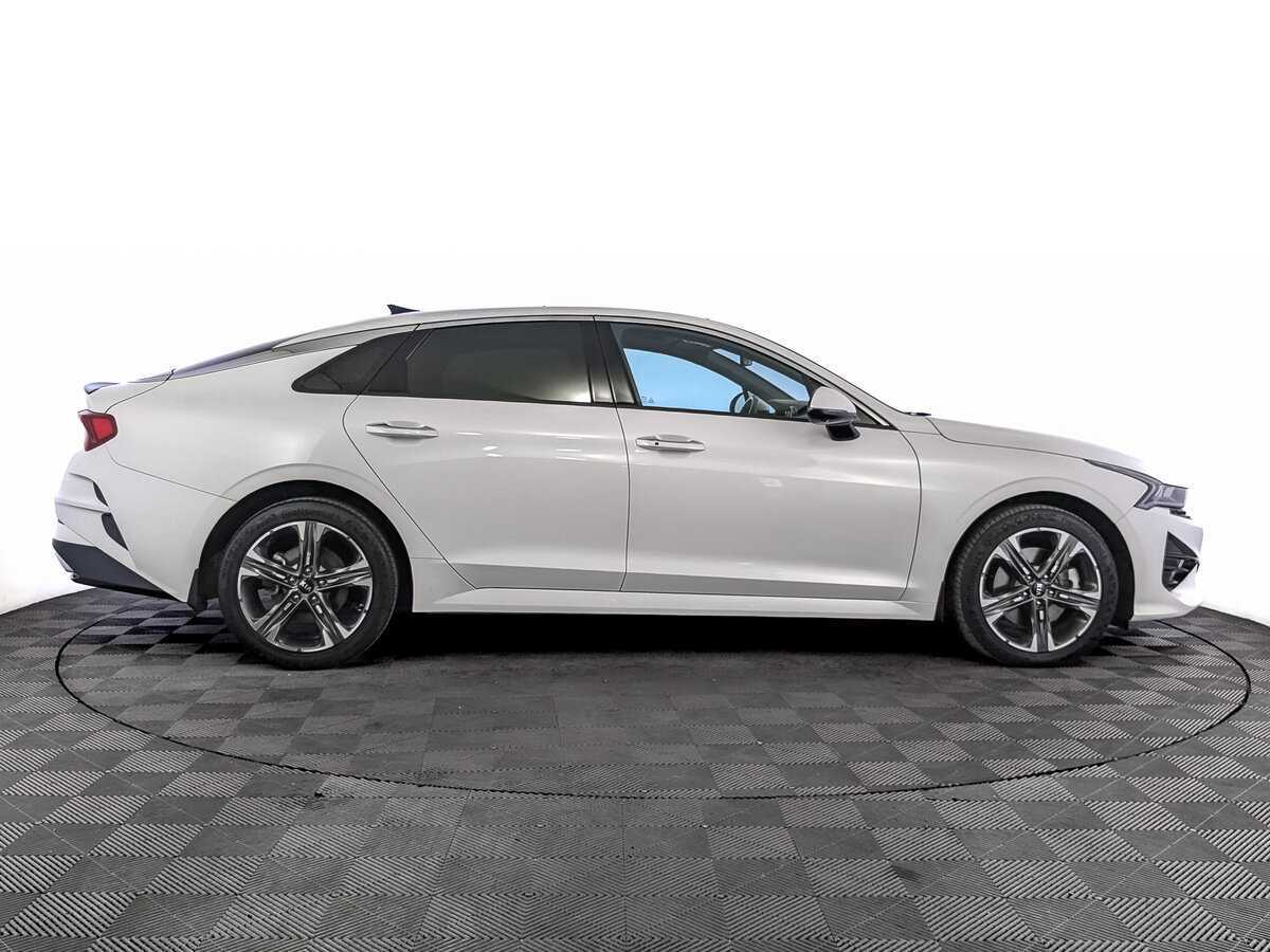 Kia K5 2021 года с пробегом. Фото: #3