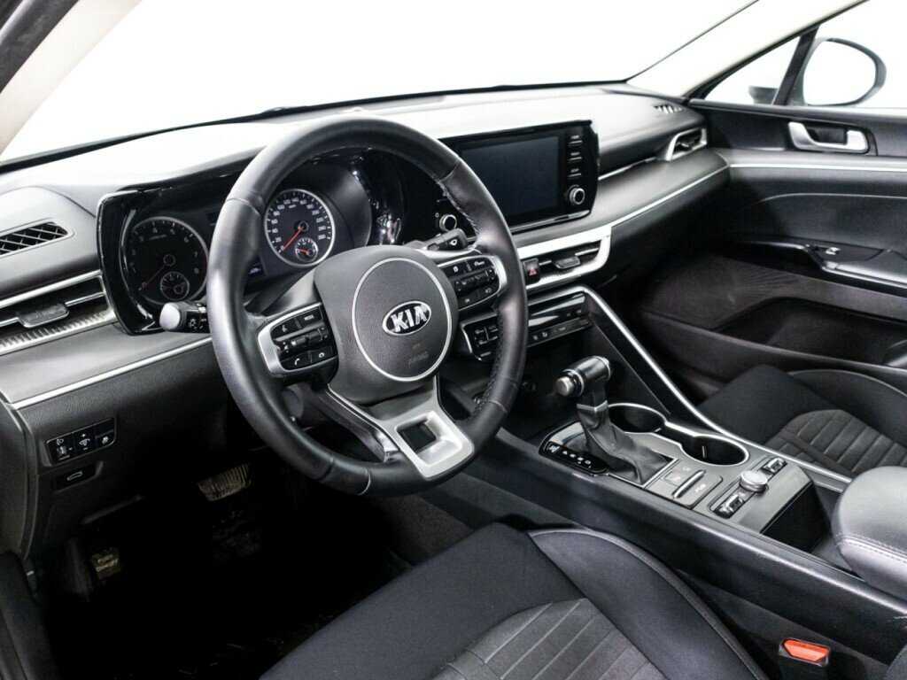 Kia K5 2021 года с пробегом. Фото: #10